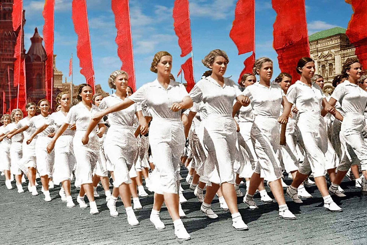 Парад физкультурников на красной площади 1945