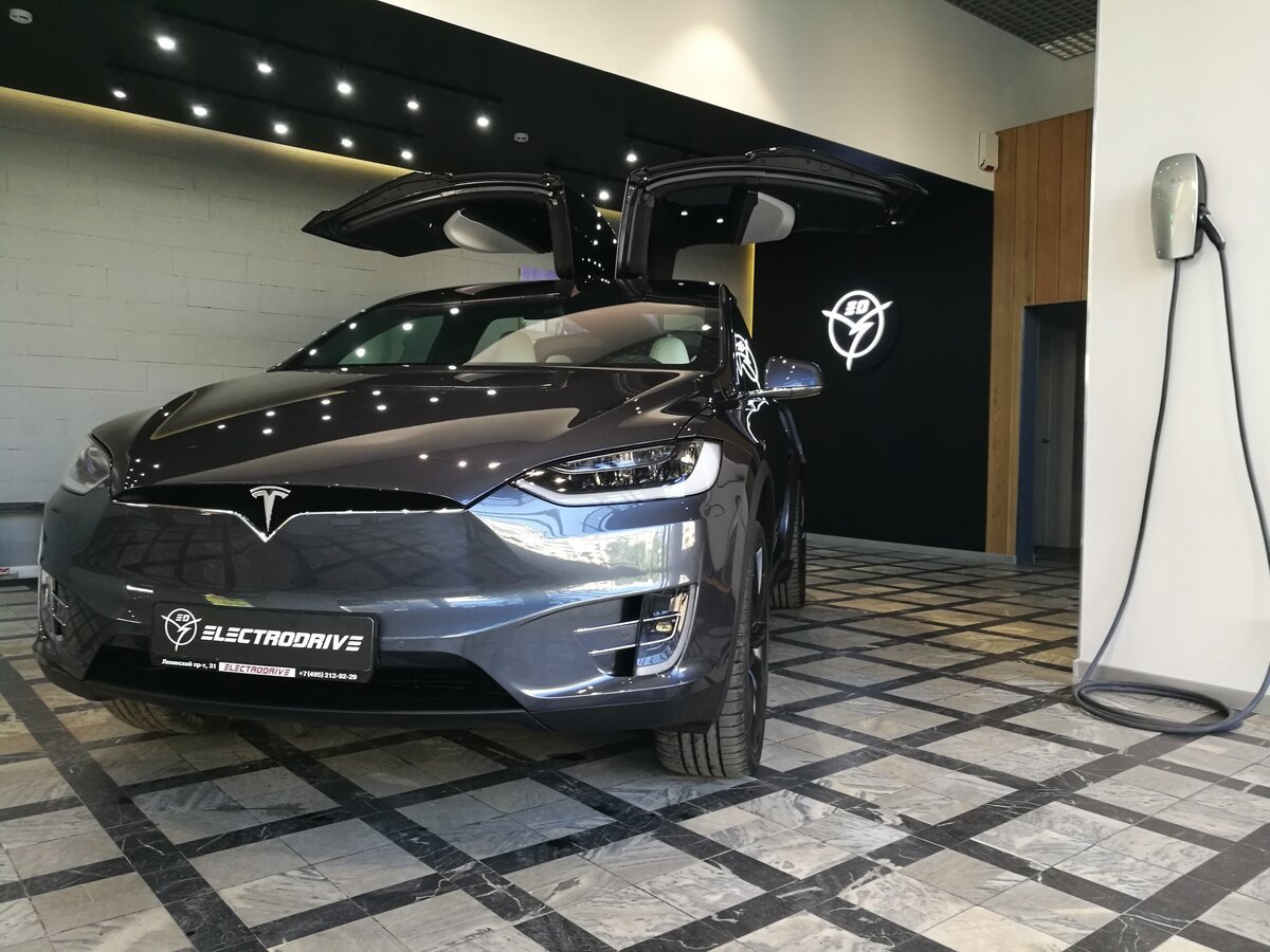 Tesla model x 2020