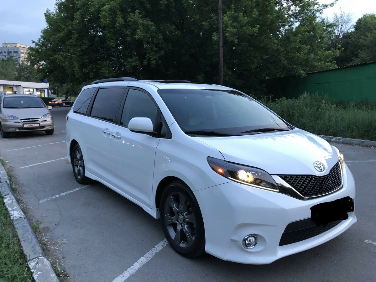 Toyota Sienna 2012 год