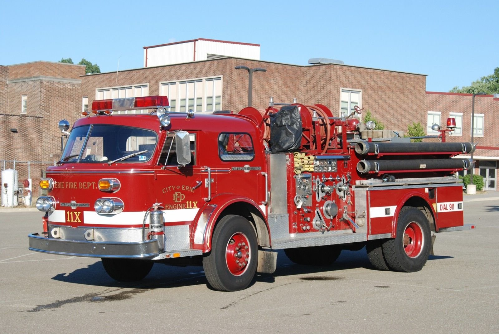Пожарный автомобиль пнс. Пожарная машина American LAFRANCE. Пожарная машина Форд ф 600. Форд ф 600 пожарный автомобиль. АПС пожарная машина.