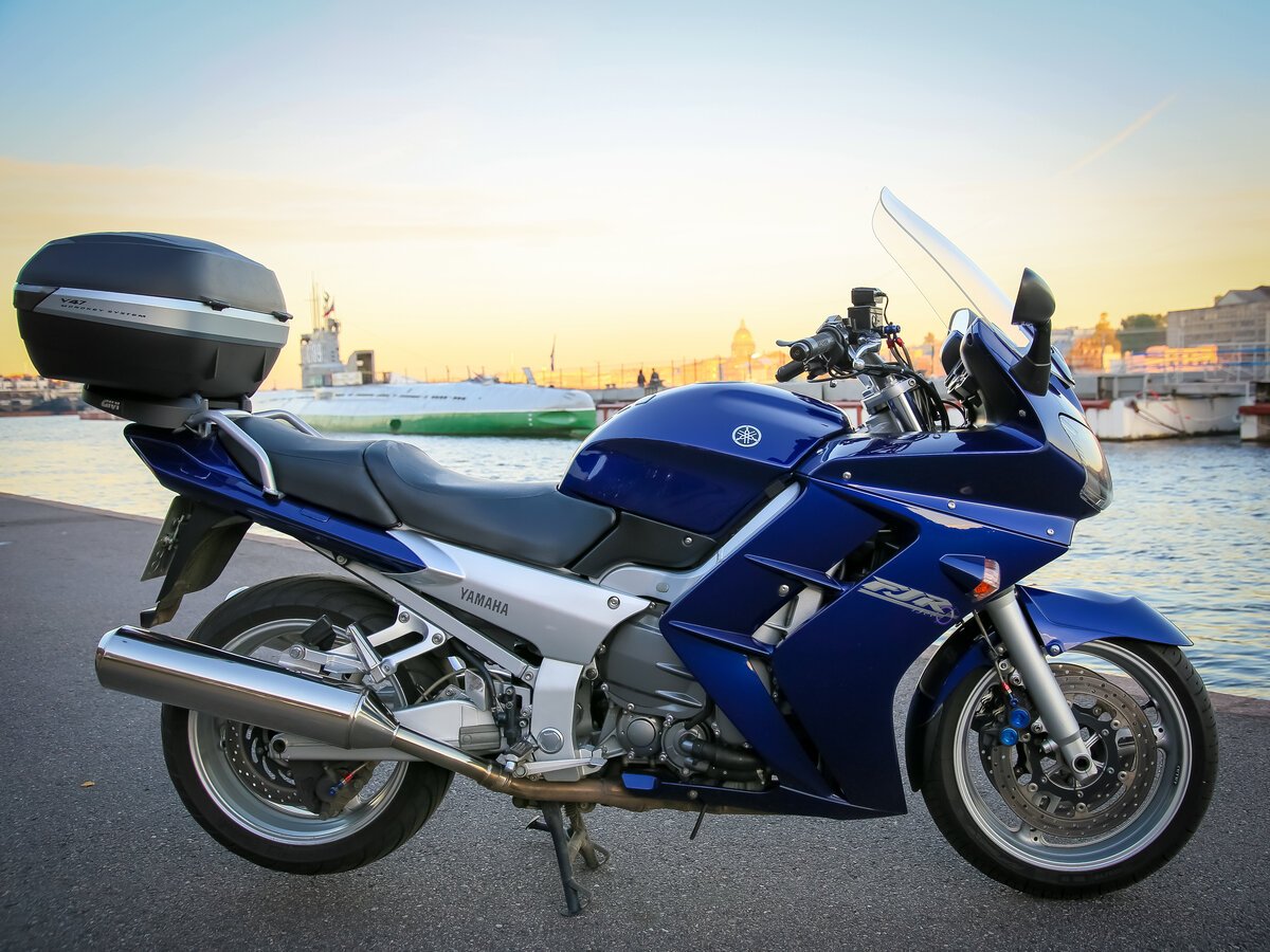 Yamaha FJR 1300 синий