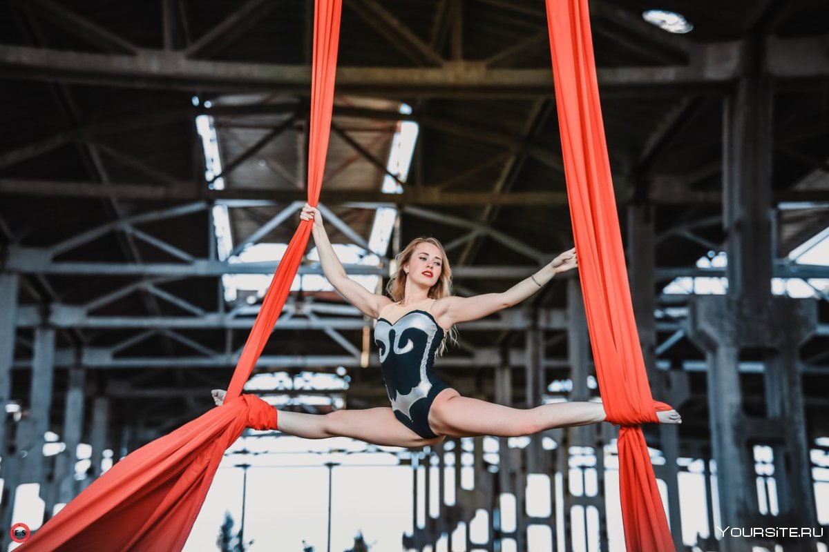 Воздушная гимнастика на полотнах Екатеринбург
