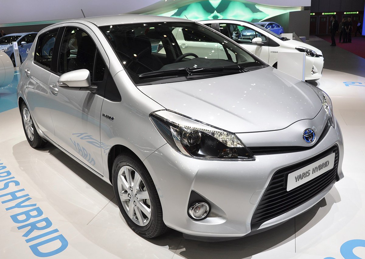 Toyota Yaris 2012 model Hybrid