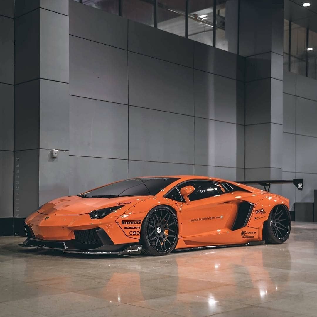 Lamborghini Aventador 2018 оранжевый