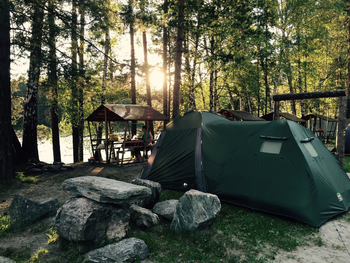 Палаточный лагерь под