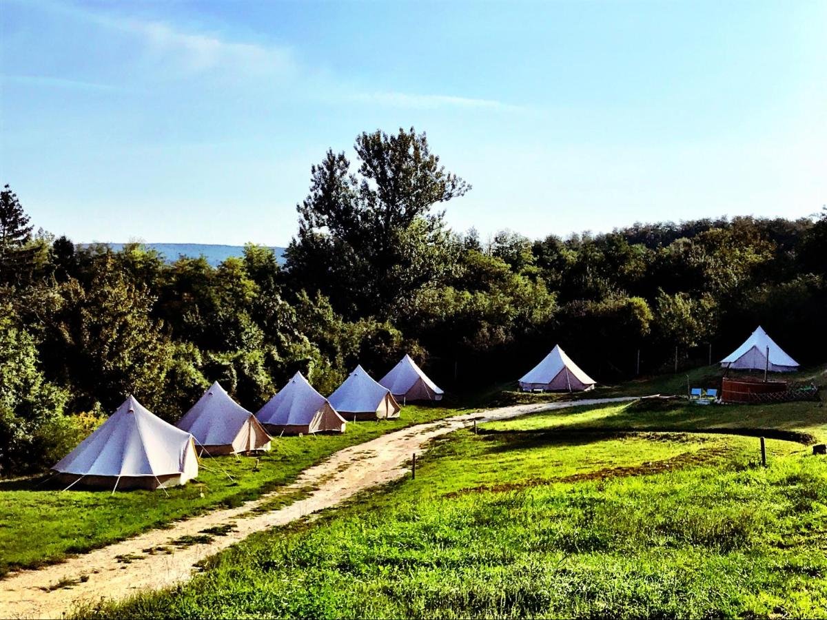Кемпинг палаточный лагерь