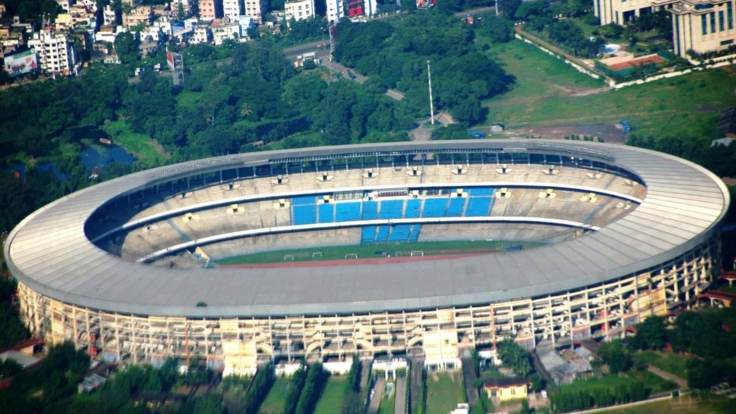 Стадион выше