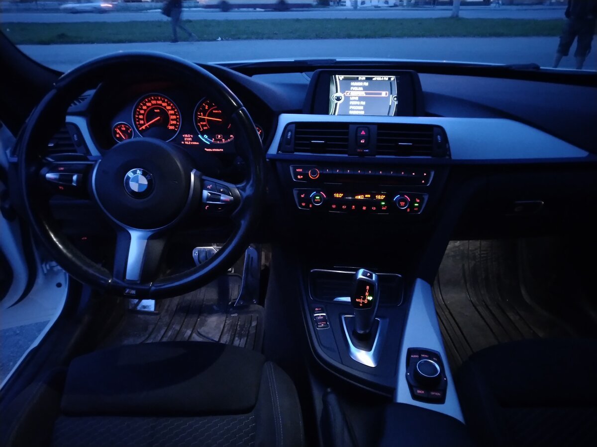 BMW 320 2020 подсветка