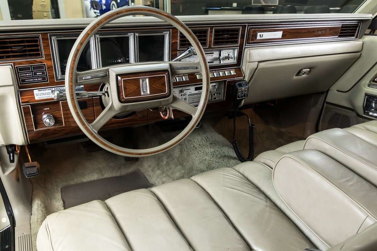 Lincoln Continental 1980