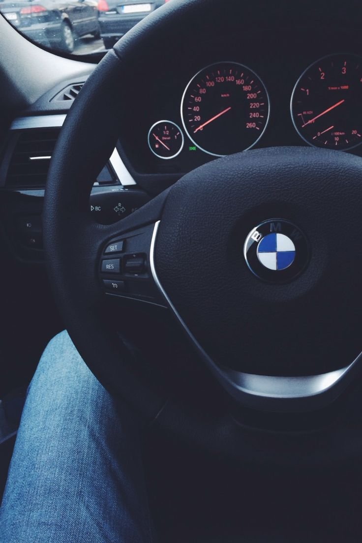 Руль БМВ на обои