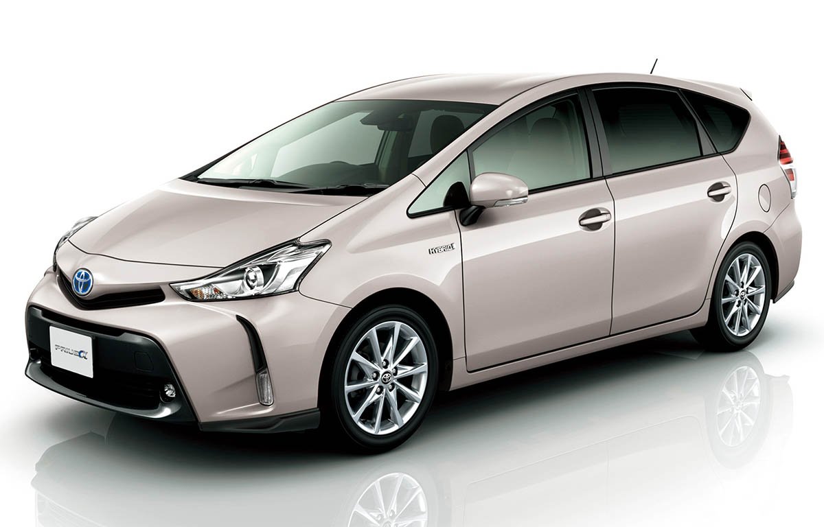 Тойота Приус Альфа 2020