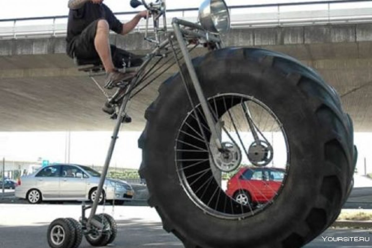 Большой велосипед с большими колёсами необычные