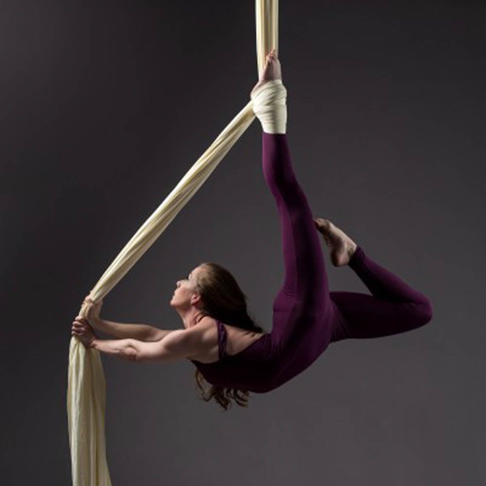 Виктория Жуковцова воздушная гимнастика