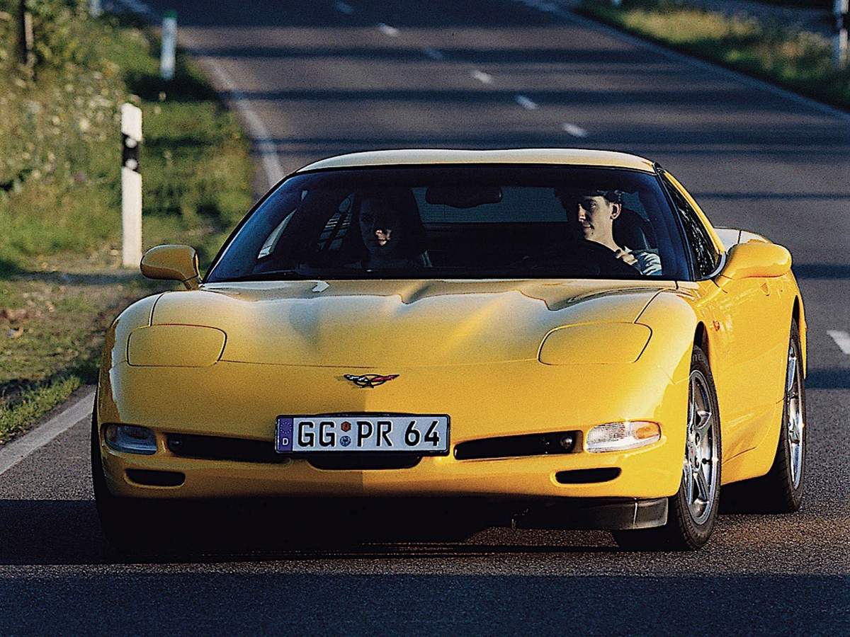 Какая машина у мажора в 1. Chevrolet Corvette c5. Chevrolet Corvette c6 Cabrio мажор. Chevrolet Corvette 1997. Chevrolet Corvette c6 Cabrio.