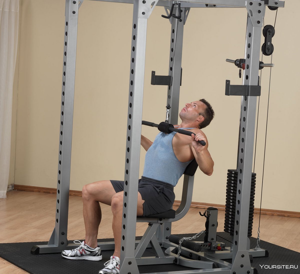 Тяга верхнего блока на трицепс