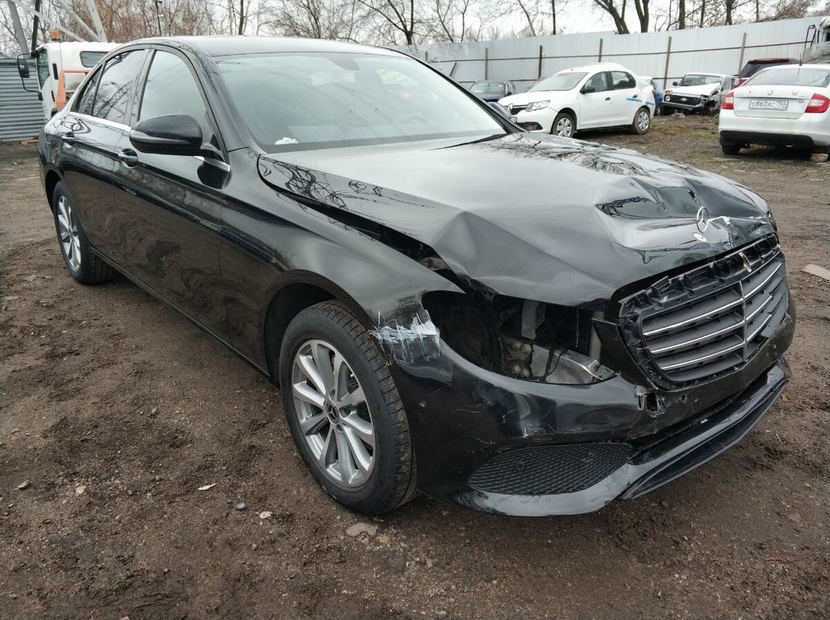 Битый Мерседес 211