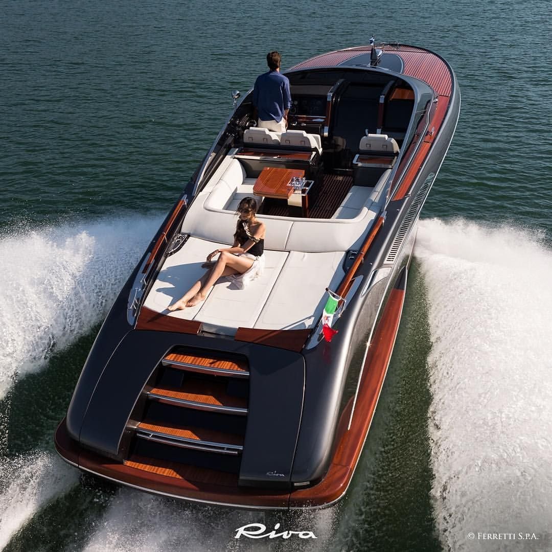 Катер Riva Iseo