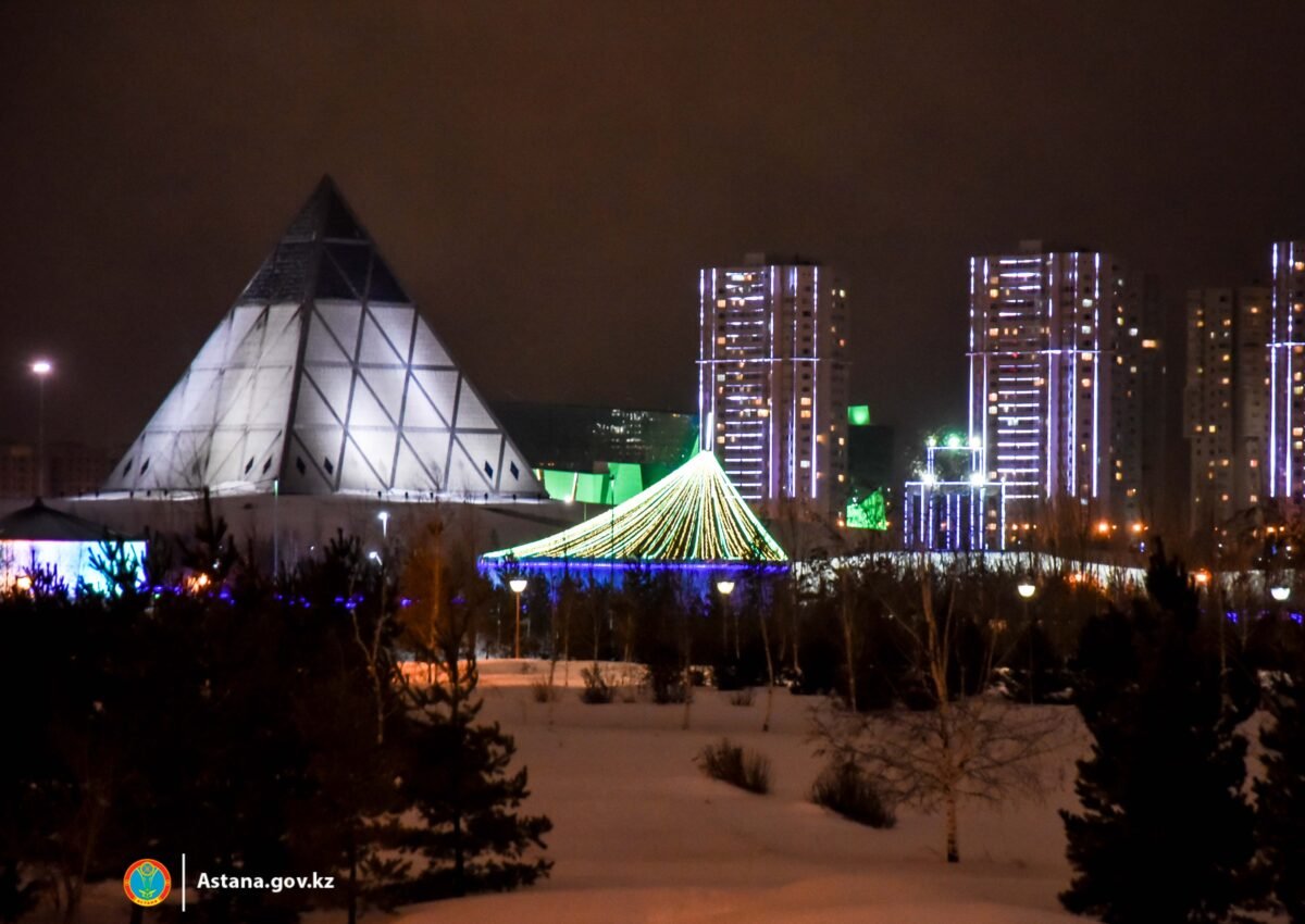 Астана ночью
