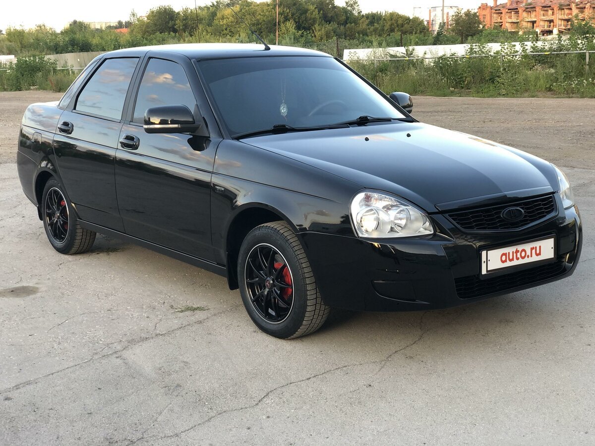Белая Лада Приора Блэк эдишн