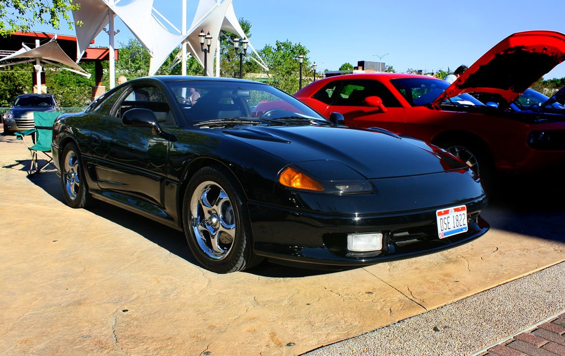 Машина dodge Stealth