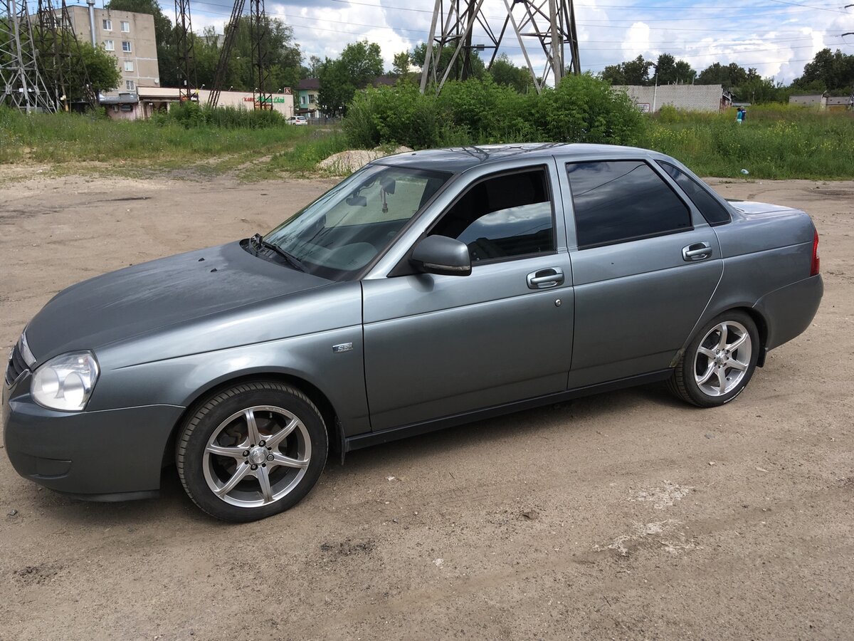 Лада Приора серая