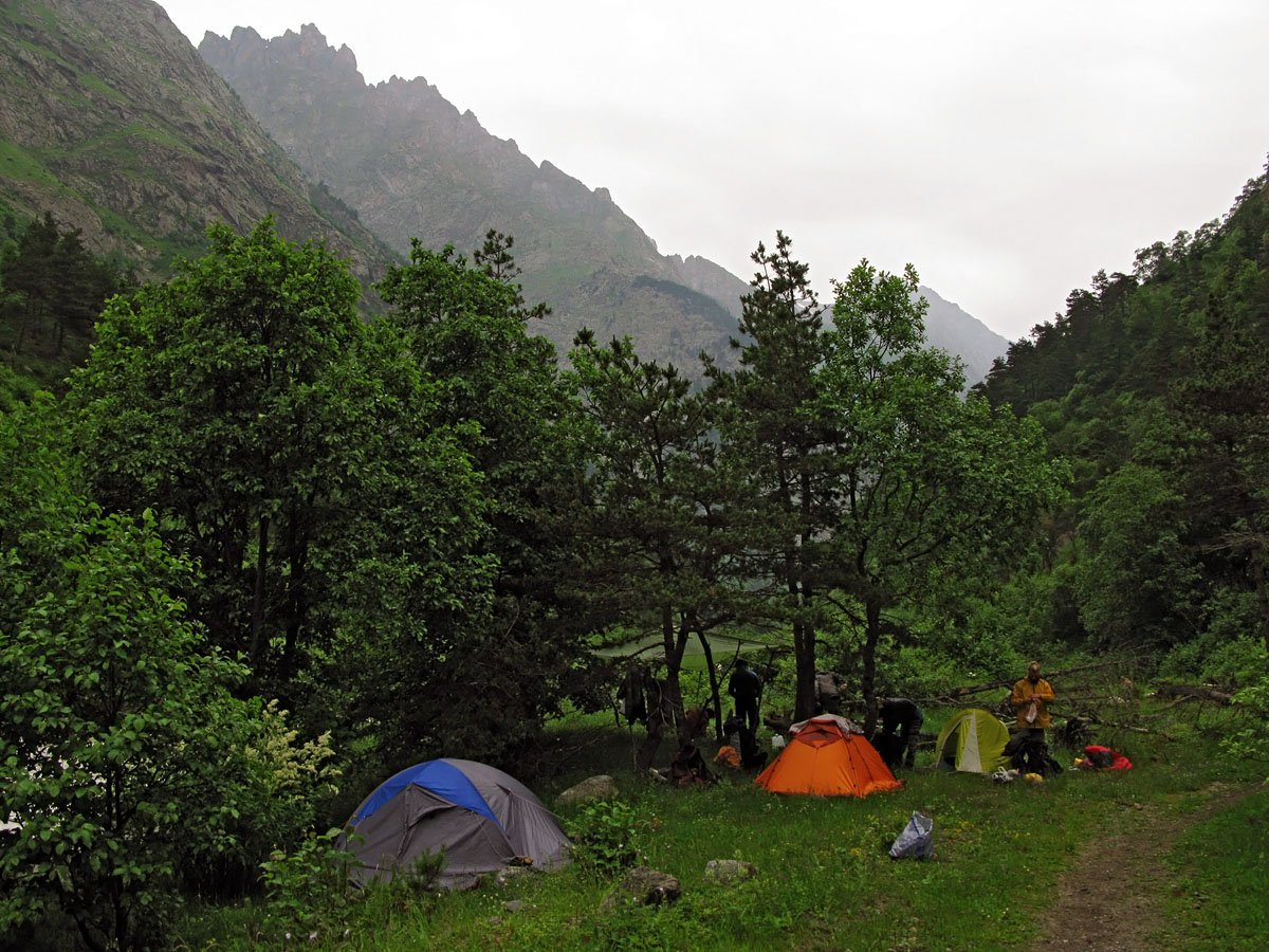 Кавказ с палаткой места