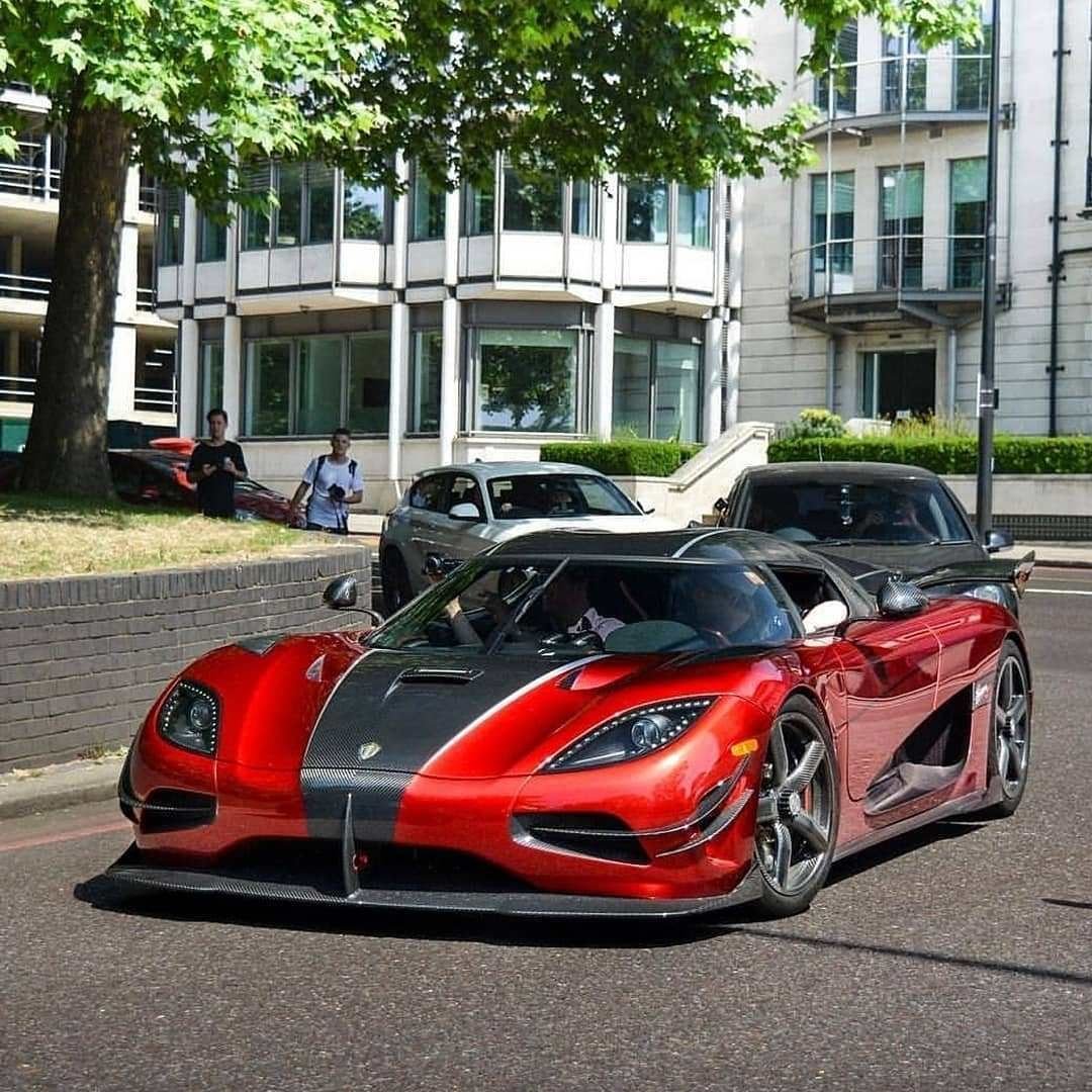 Автомобиль Koenigsegg Agera