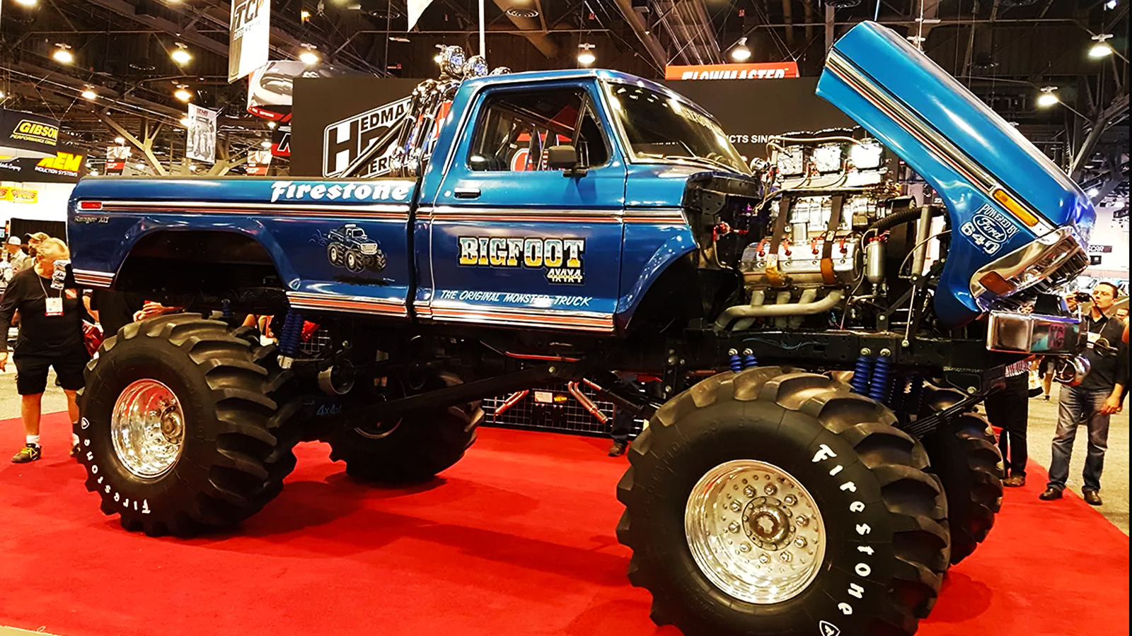 Машина big foot. Ford Bigfoot 1. ЗИЛ бигфут. Ford Bigfoot Monster Truck. Ниссан бигфут.