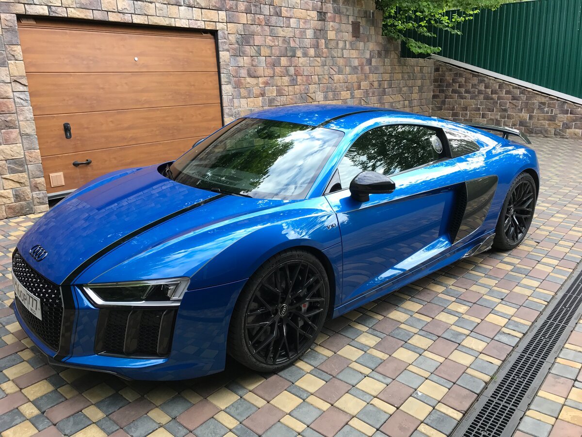 Audi r8 Coupe v10 Plus