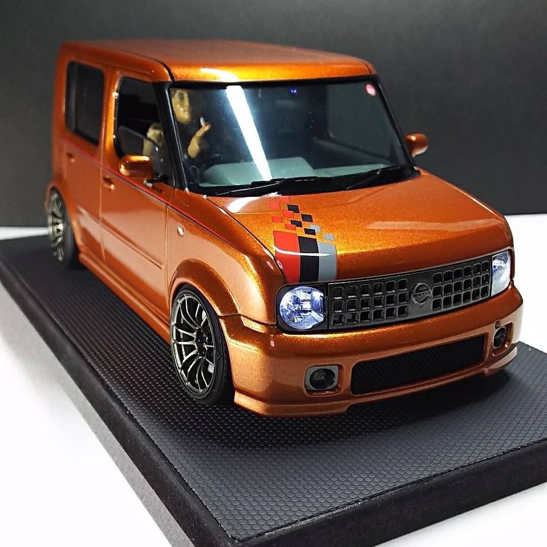 Моделька Nissan Cube z11