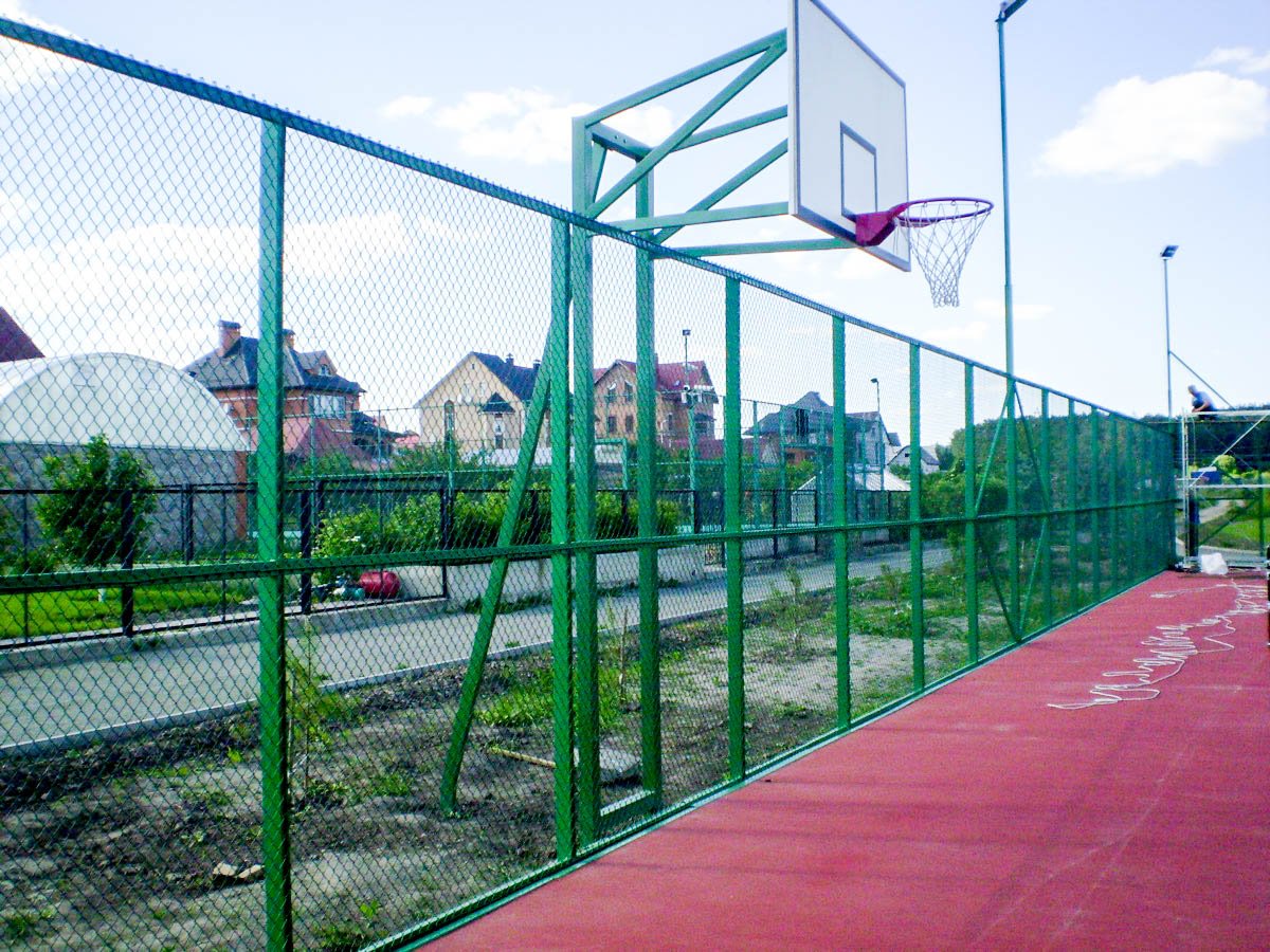 Забор для спортивной площадки