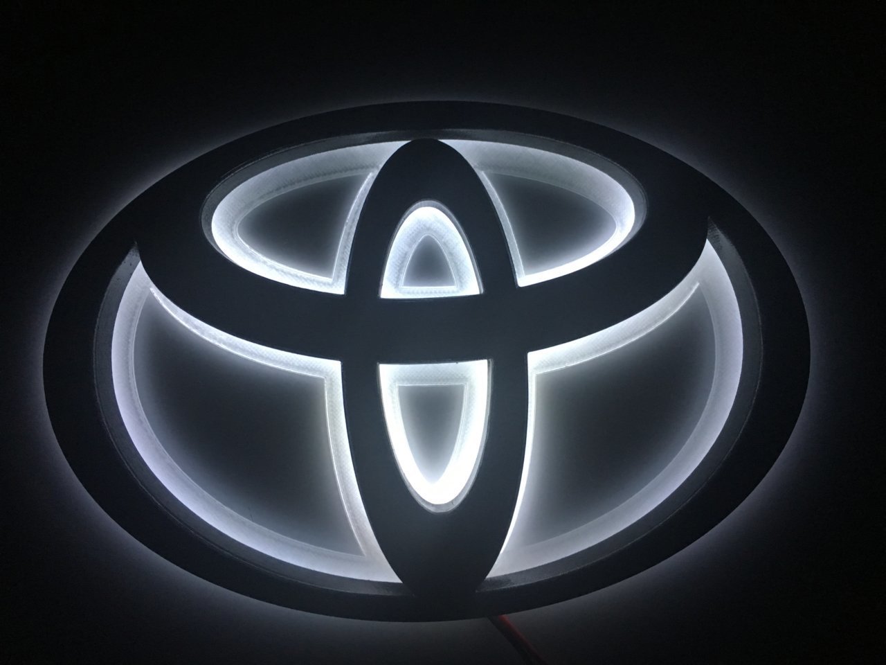 1024x600 Toyota logo