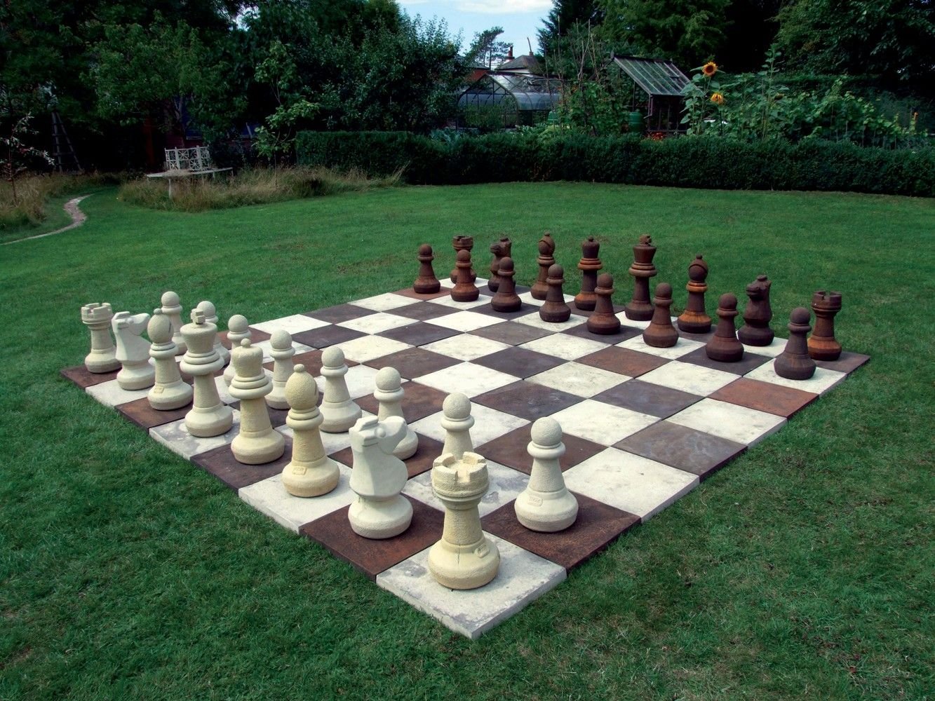 Огромная шахматная доска