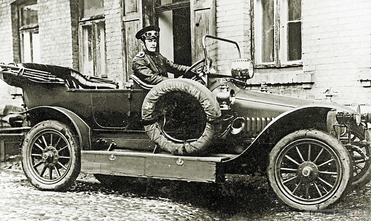 Историческая страничка о первом автомобиле
