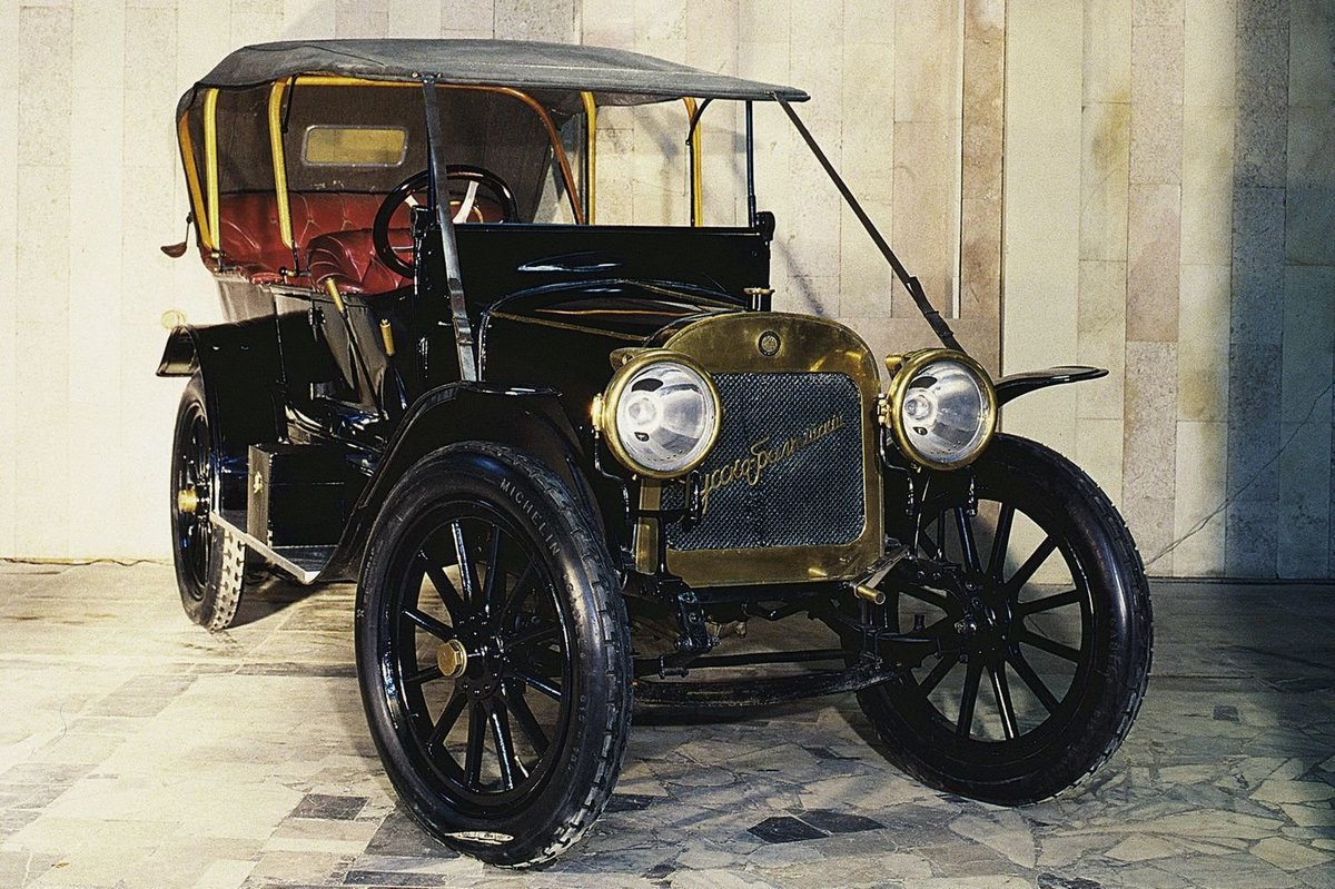 Первый российский автомобиль Яковлева и фрезе 1896
