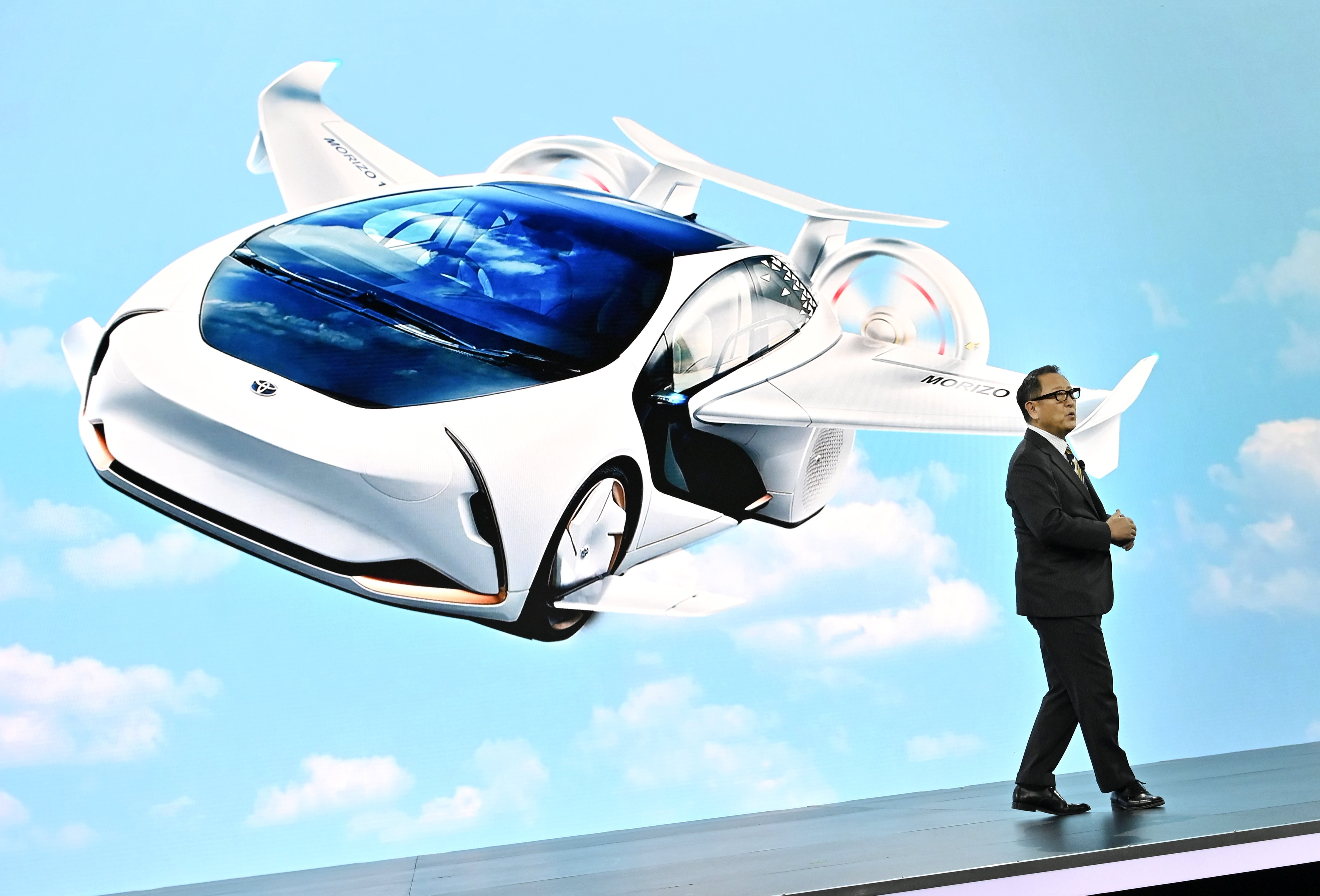 Включи машины летают. Летающий автомобиль. Toyota летающий автомобиль. Летающие машины будущего. Флаер летающая машина.