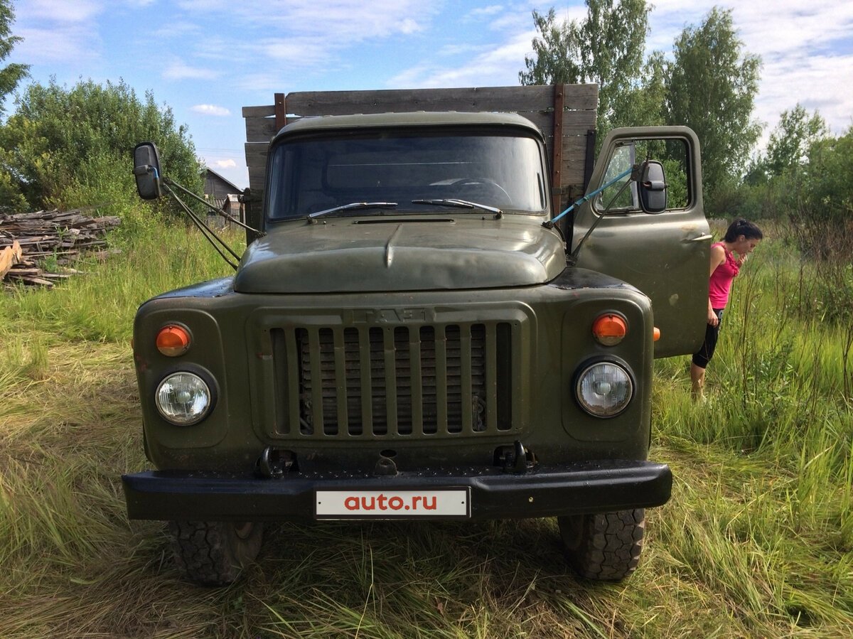 Зелёный ГАЗ 53 бортовой грузовик