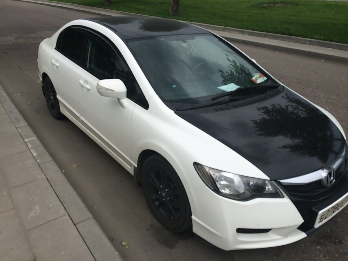 Honda Civic 8 седан белый