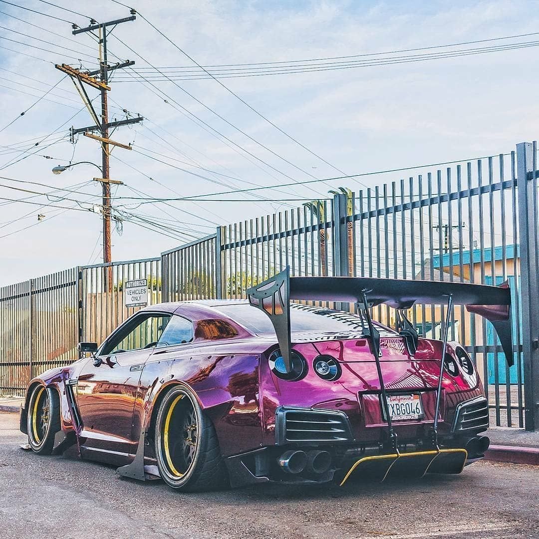 Lexus LFA stance