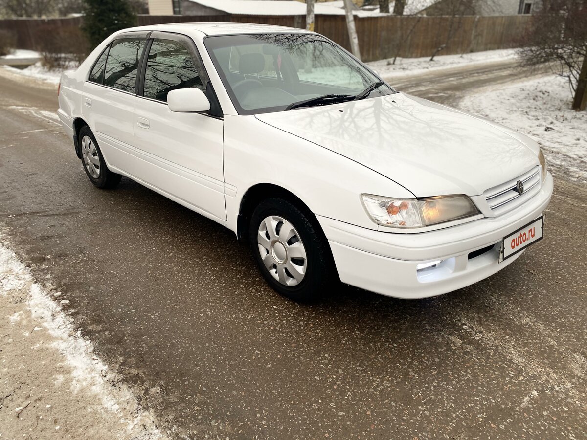 Тойота Карина 1994 года белая