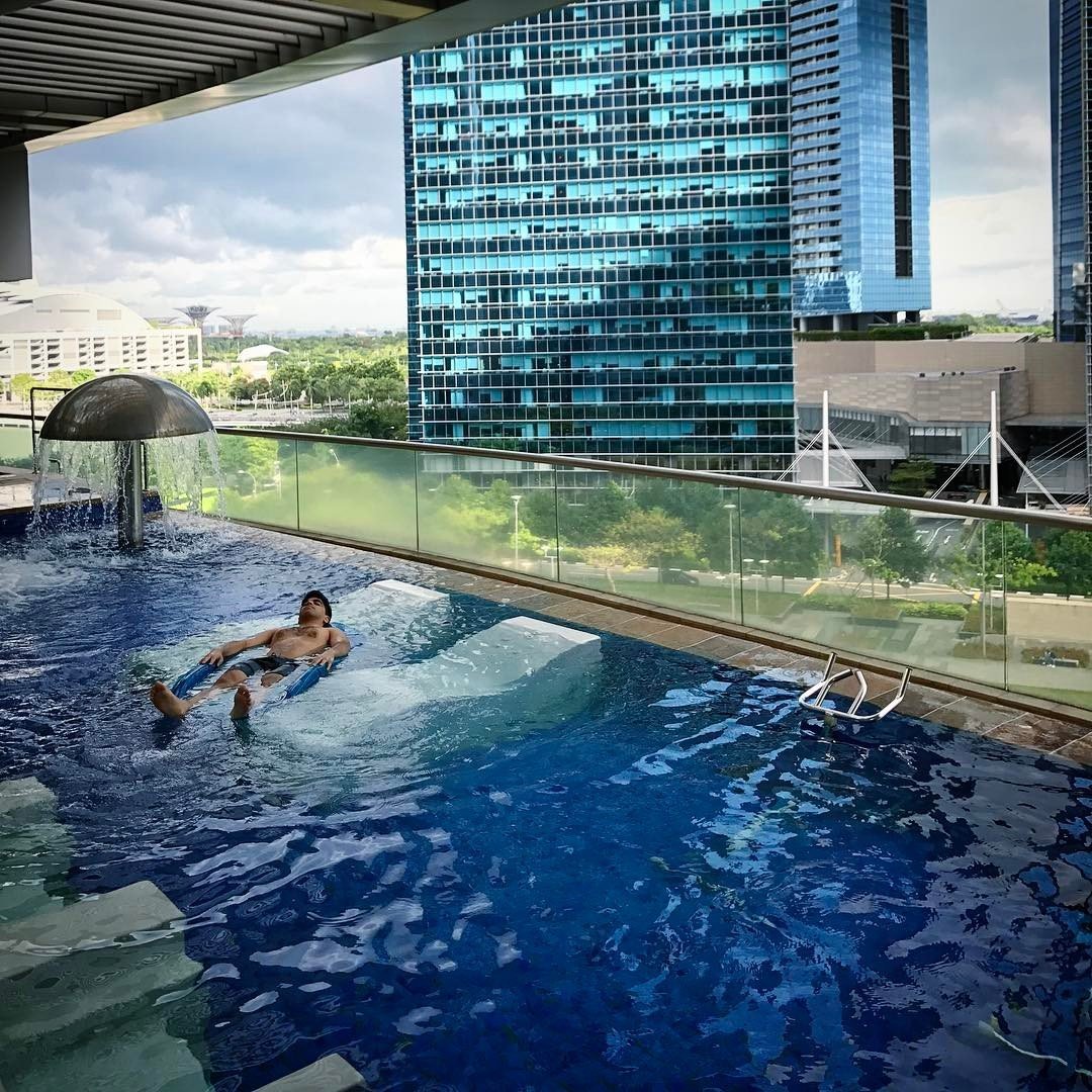 Отель Marina Bay Sands бассейн