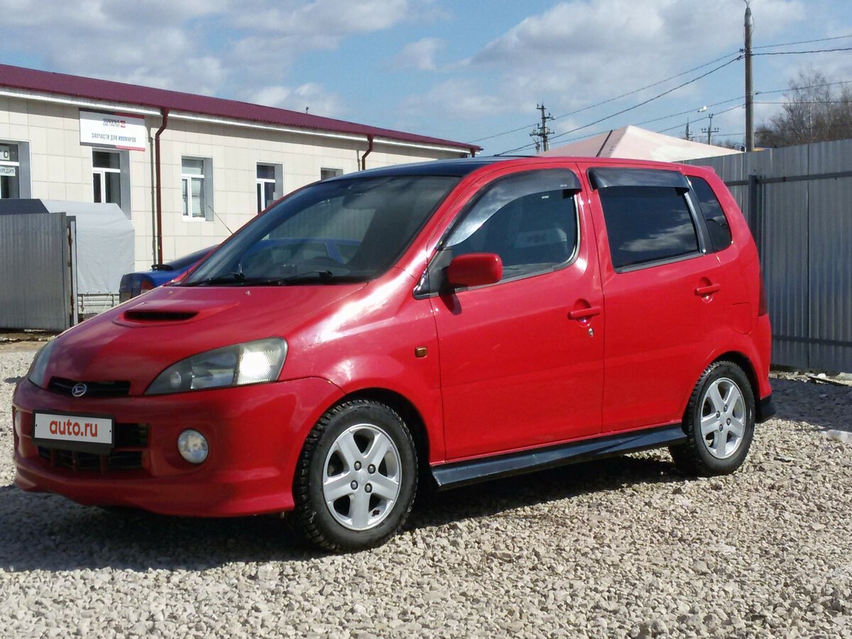 Daihatsu YRV, 2001