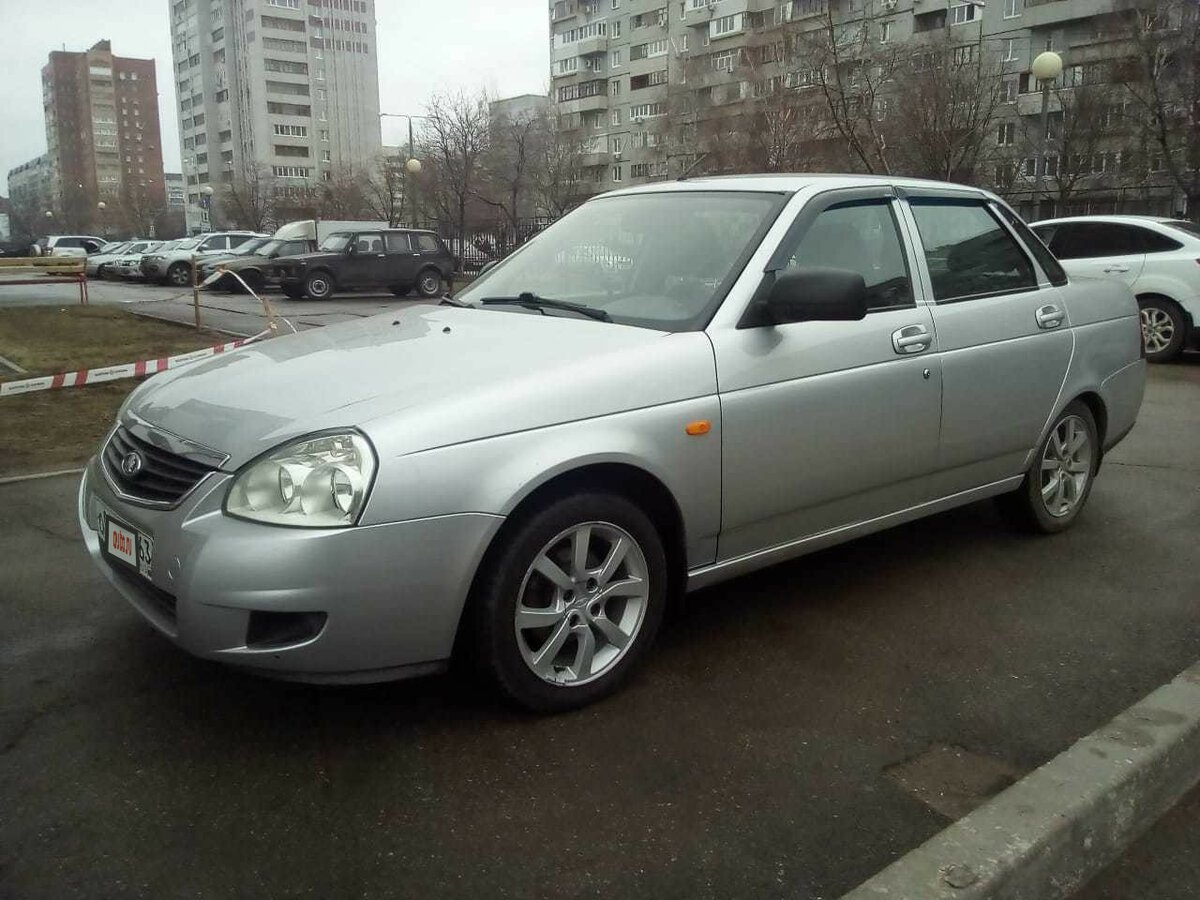 Лада Приора седан 2011