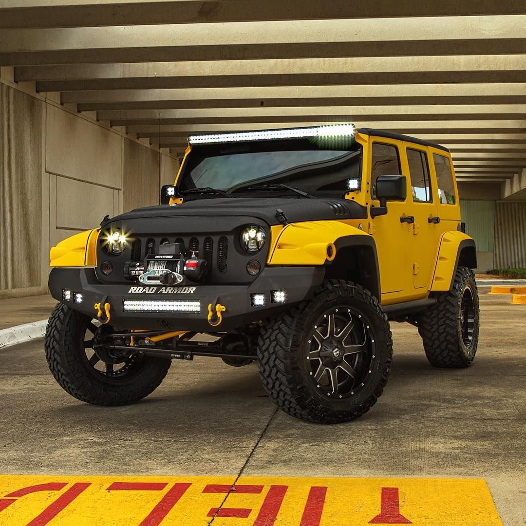 Jeep Grand Cherokee желтый