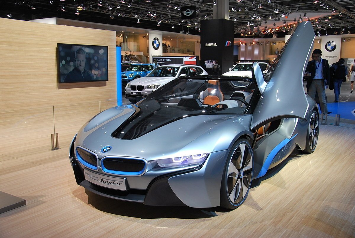 Гибридный спорткар BMW i8