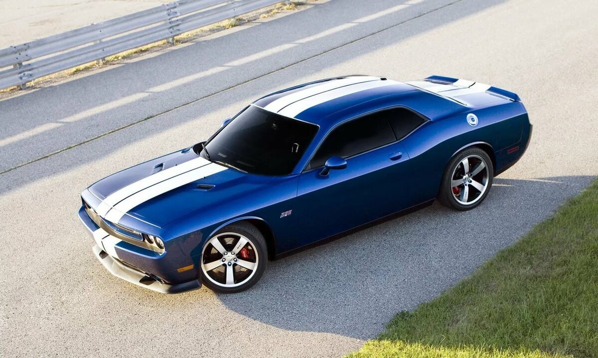 Dodge Challenger srt8 392
