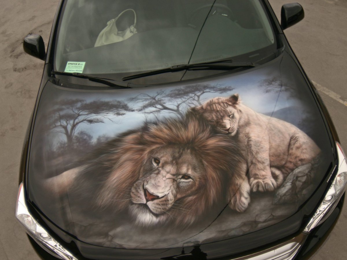 Марка автомобиля с тигром