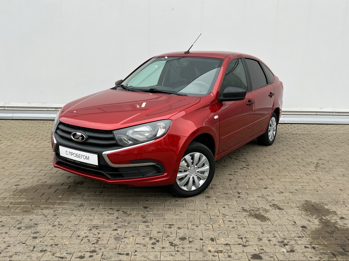 Lada Granta красная