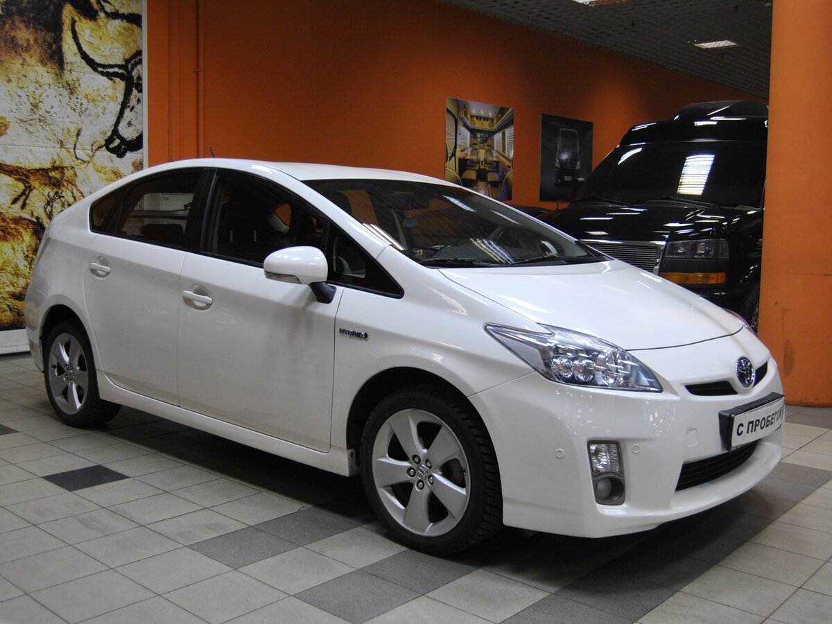 Prius 50 белый
