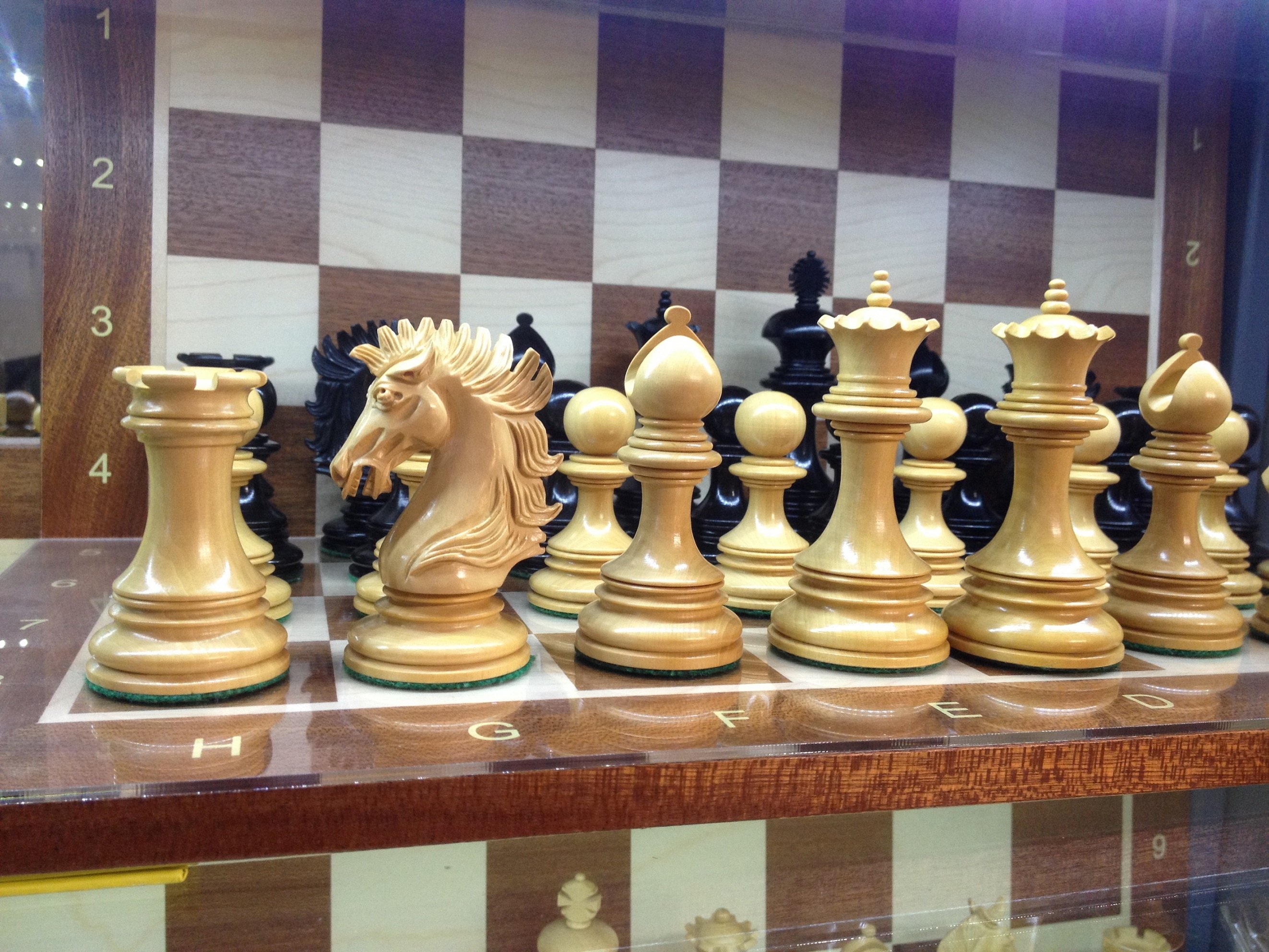 Огромные шахматы